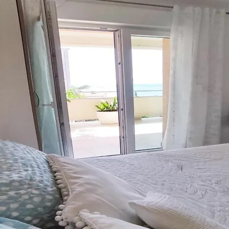Ana With Sea View - Two Bedroom With Terrace And Sea View Apartmán